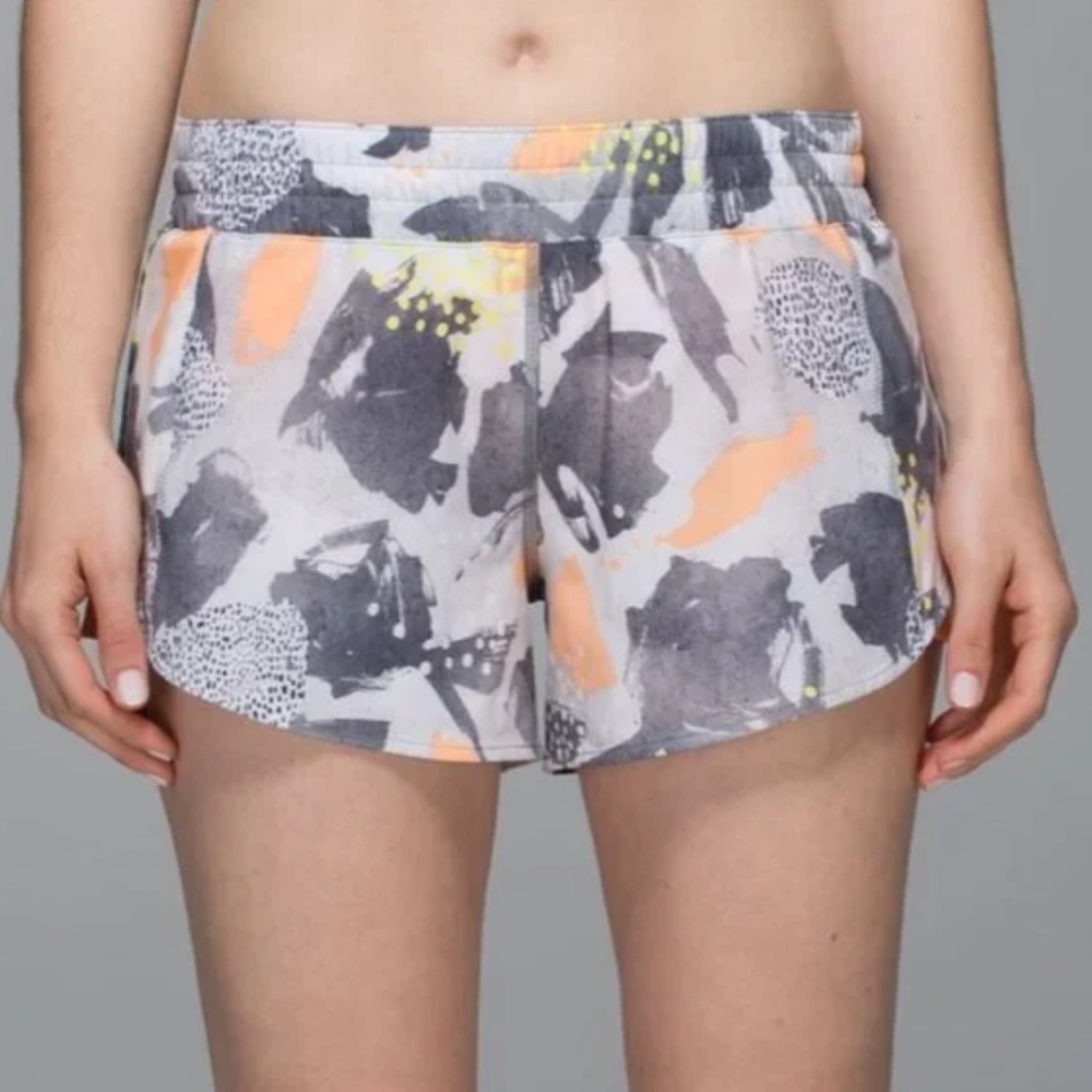 Lululemon pleated shorts. Rare!! Size 8